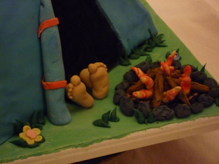 How to make a tent cake decoration